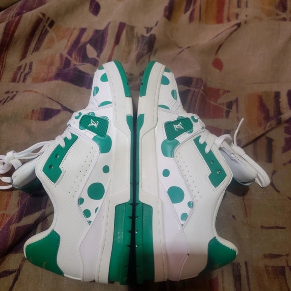 Sneakers - Picture 3 of 4